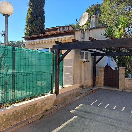 Maisonnette Au Milieu Des Pins Mougins Extérieur photo