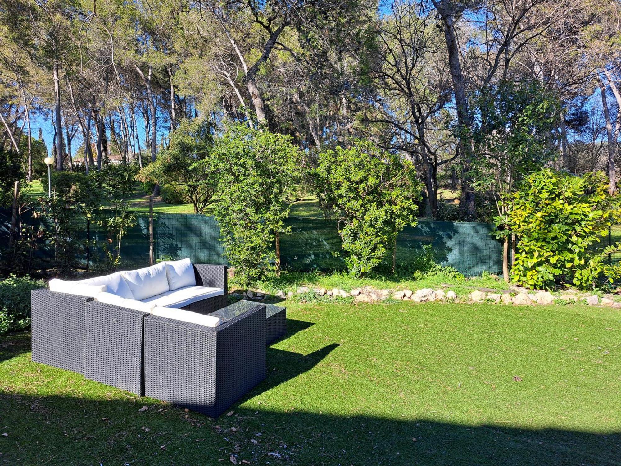 Maisonnette Au Milieu Des Pins Mougins Extérieur photo