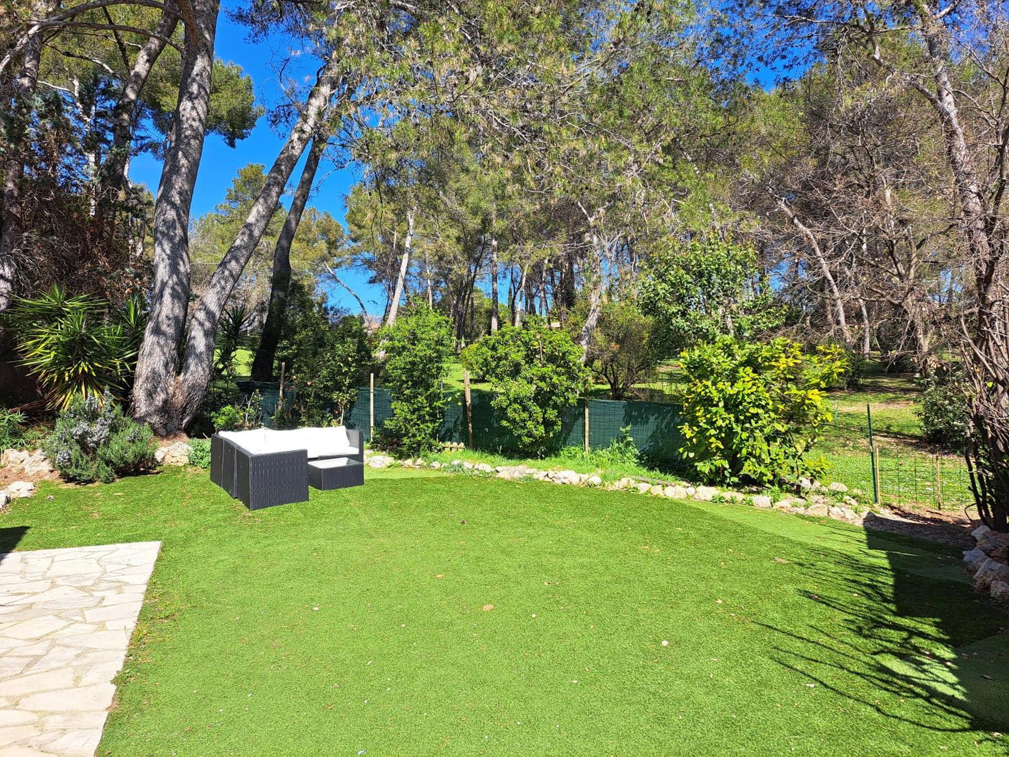 Maisonnette Au Milieu Des Pins Mougins Extérieur photo