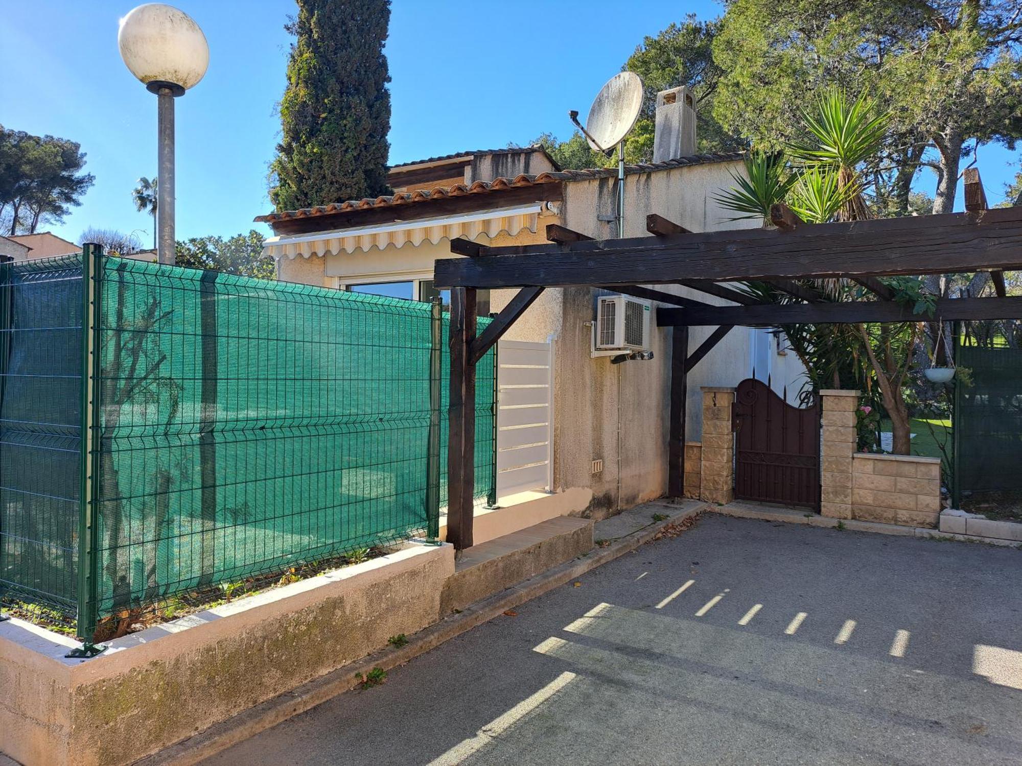 Maisonnette Au Milieu Des Pins Mougins Extérieur photo